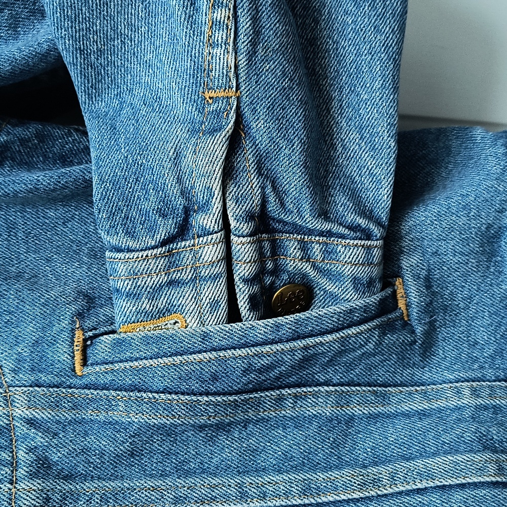 Vintage Lee Blue Denim Jacket - size Large - Picture 6 of 12